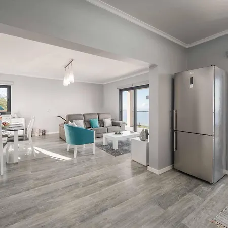 Oceanscape Villa *